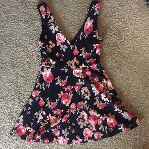 Floral V-cut mini dress